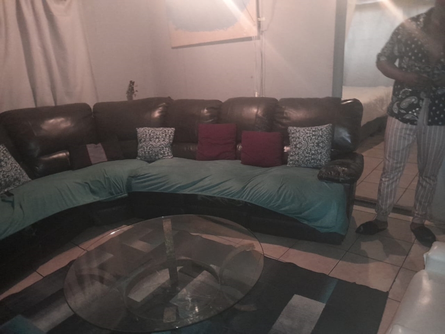 3 Bedroom Property for Sale in Zwelihle Western Cape